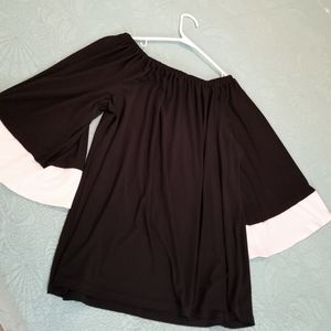 Women's Coco Bianco top with elastic neckline and 3/4 bell sleeves, size Large